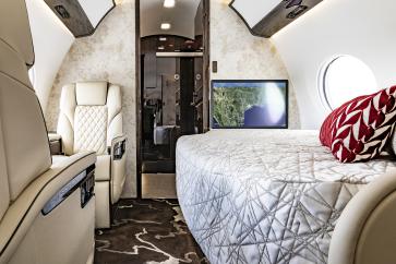 This G700 features the Grand Suite with a bed, perfect to rest during long-haul flights.