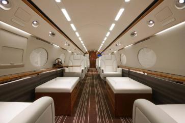 Gulfstream GIV-SP cabin with oversized panoramic windows