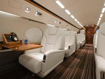 Large cabin in the Gulfstream G4