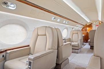 Gulfstream G550 with Club Seating interior
